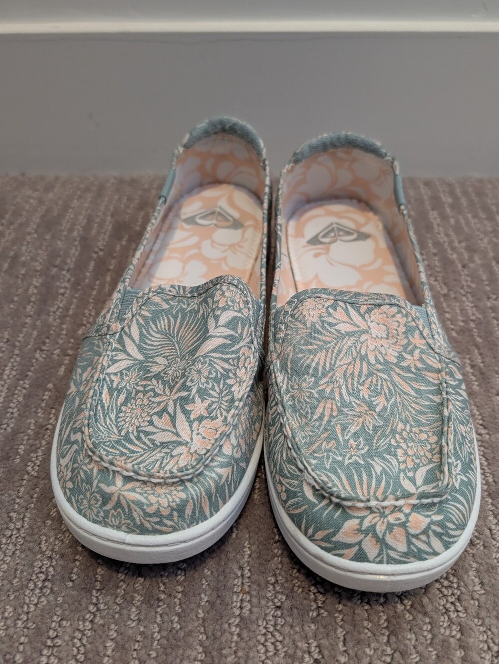 Floral Print Roxy Minnow - Picture 2 of 7